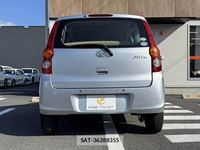 Daihatsu MIRA 2011-12 8744065-13