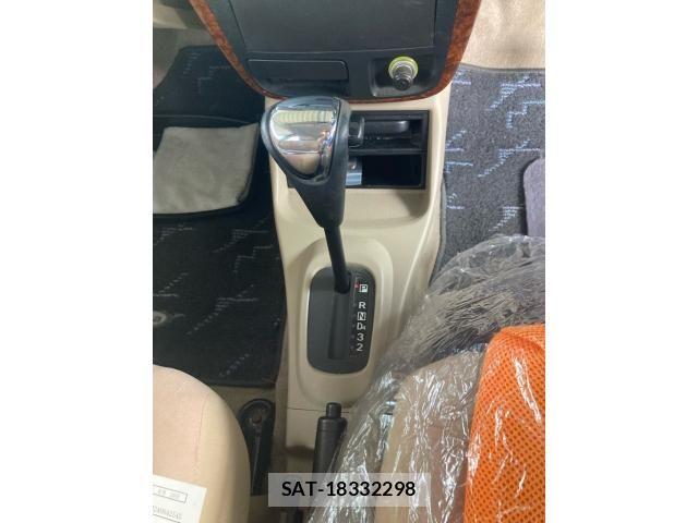 Daihatsu MIRA 2005-09 8371872-18