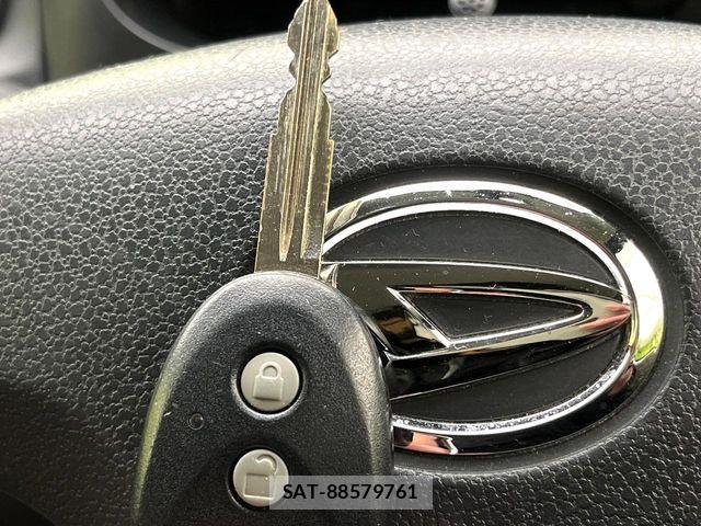 Daihatsu MIRA 2014-01 6909032-5