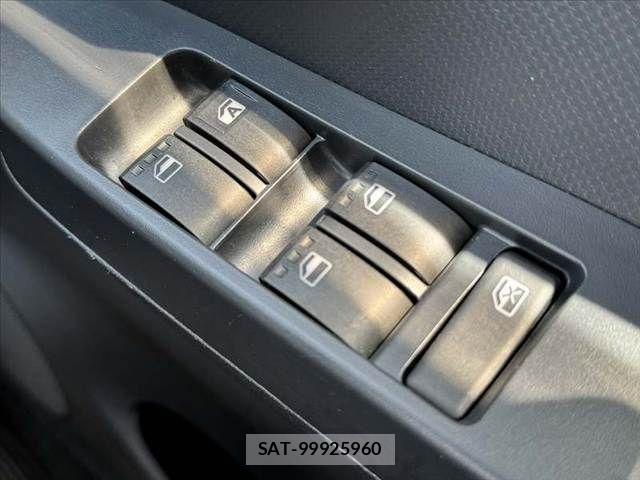 Daihatsu MIRA 2017-12 6908972-23