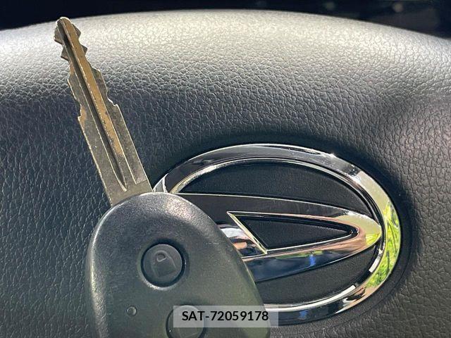 Daihatsu MIRA 2017-05 6908779-6