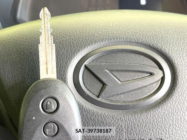 Daihatsu MIRA 2017-05 6908664-5
