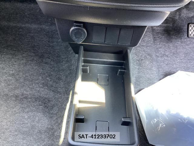 Daihatsu MIRA ES 2025-10 7054115-6