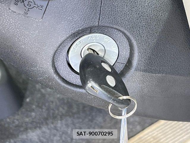 Daihatsu MIRA 2015-05 6909169-5