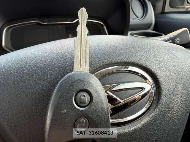 Daihatsu MIRA 2017-10 6909128-8