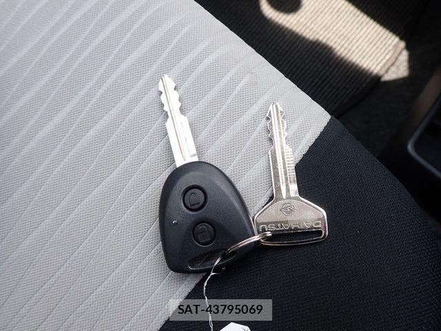 Daihatsu MIRA ES 2023-06 8074643-26