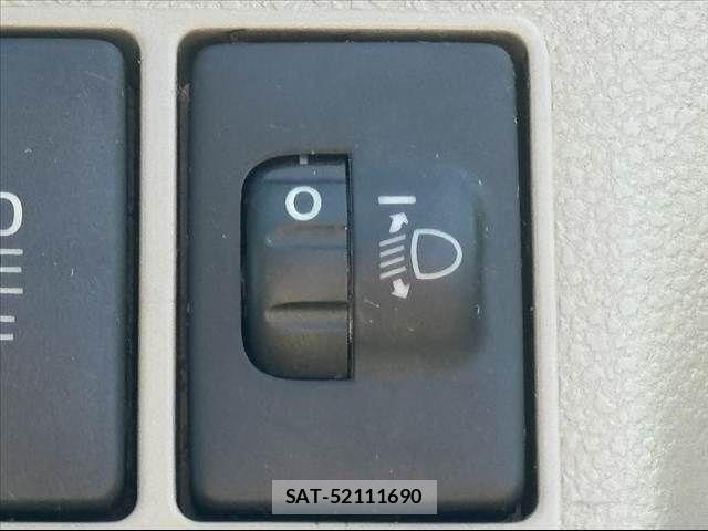 Daihatsu MIRA ES 2015-12 8208789-4