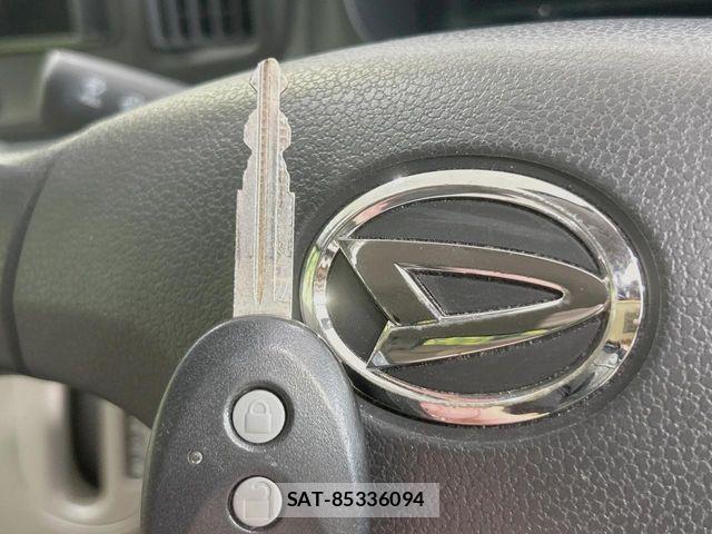 Daihatsu MIRA ES 2013-03 8336840-3