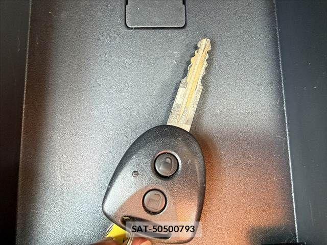 Daihatsu MIRA ES 2017-08 8413673-4