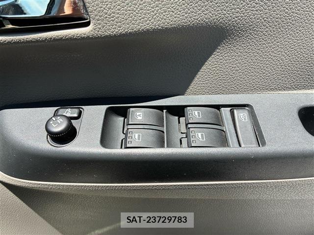 Daihatsu MIRA ES 2016-03 8413677-11
