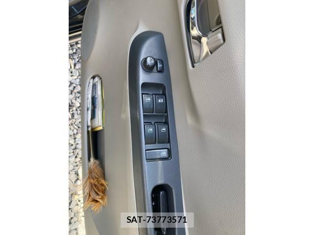 Daihatsu MIRA ES 2011-12 7562453-17