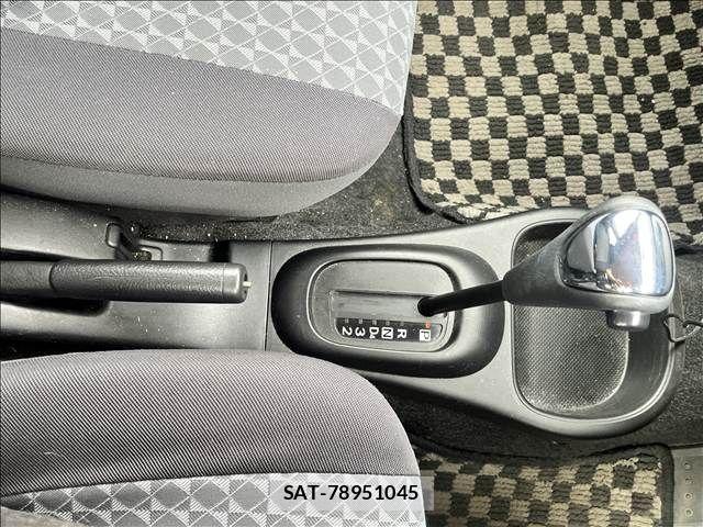 Daihatsu MIRA 2006-05 8660347-22