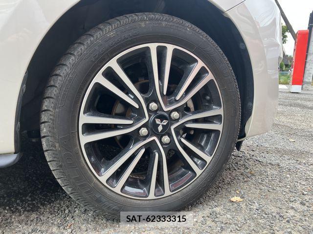 Mitsubishi MIRAGE 2017-08 923729-11