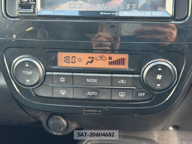 Mitsubishi MIRAGE 2017-01 8562748-9