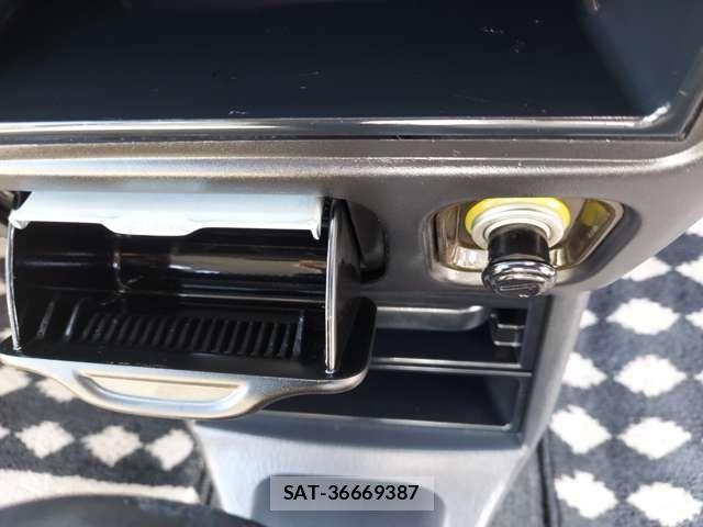 Daihatsu MIRAGINO 2000-01 1124318-17