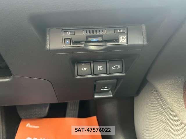 Toyota Mirai 2021-08 743780-12