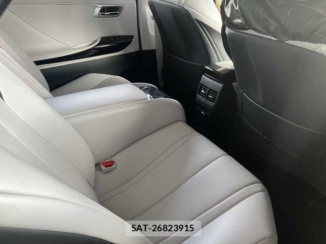 Toyota Mirai 2017-06 3676616-5