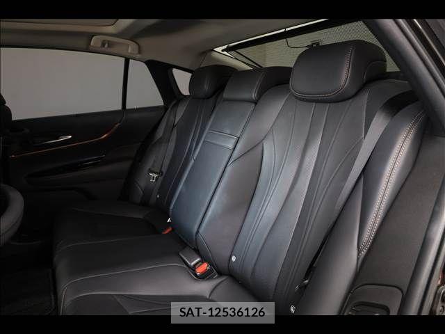 Toyota Mirai 2021-02 5872616-18