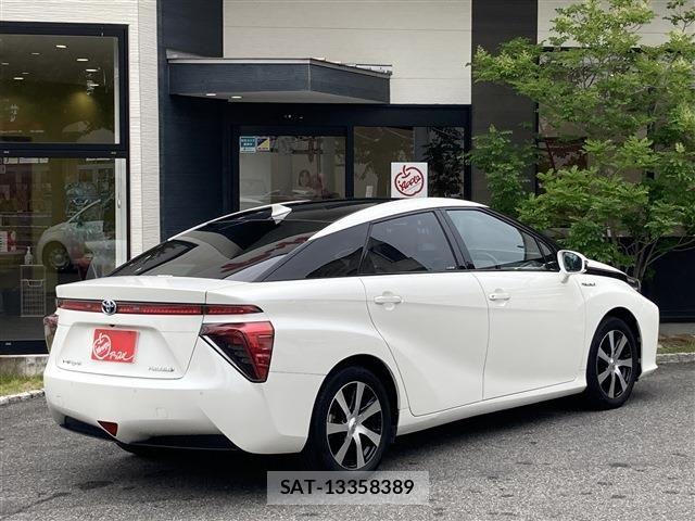 Toyota Mirai 2016-01 7222023-2