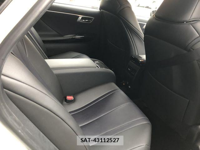Toyota Mirai 2016-10 7271292-11