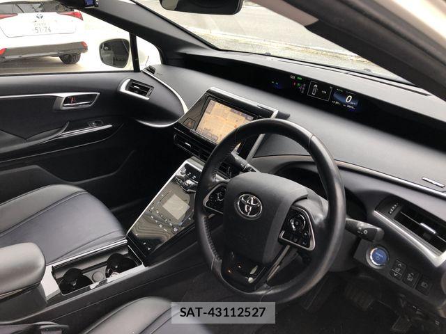 Toyota Mirai 2016-10 7271292-1