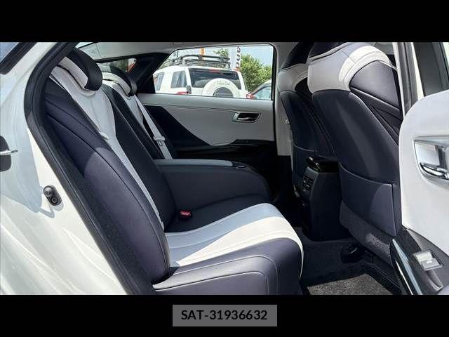 Toyota Mirai 2019-02 7328515-17