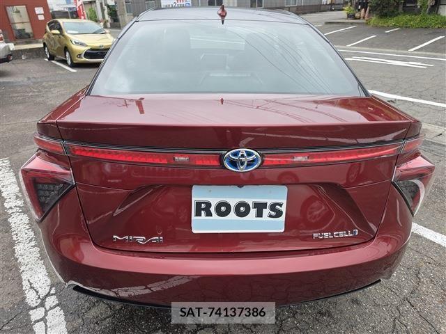 Toyota Mirai 2017-11 7392922-16