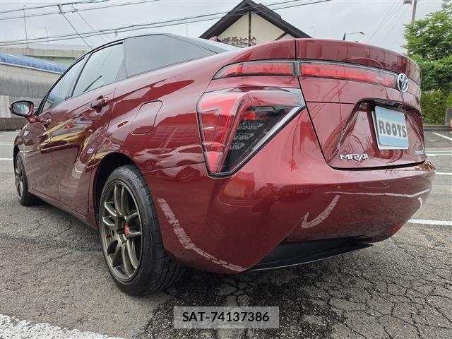Toyota Mirai 2017-11 7392922-18