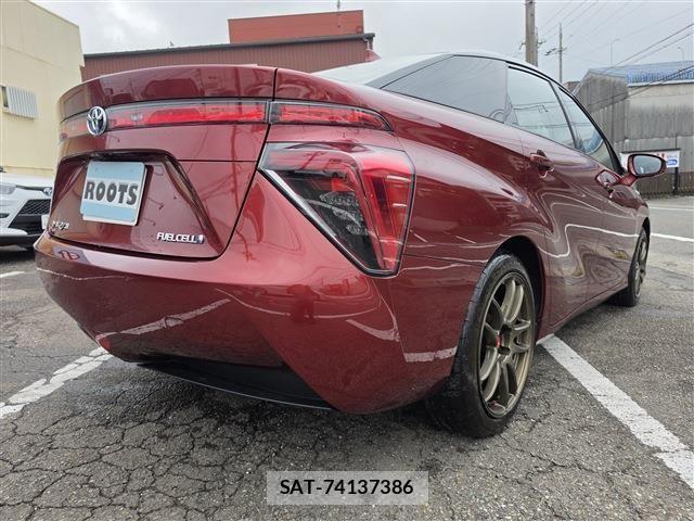 Toyota Mirai 2017-11 7392922-1