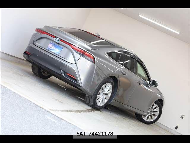 Toyota Mirai 2021-07 8158830-11