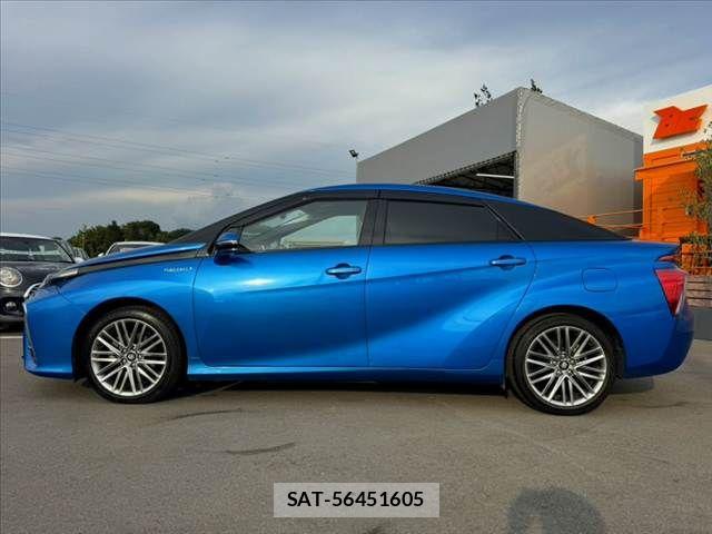 Toyota Mirai 2017-09 8562749-10