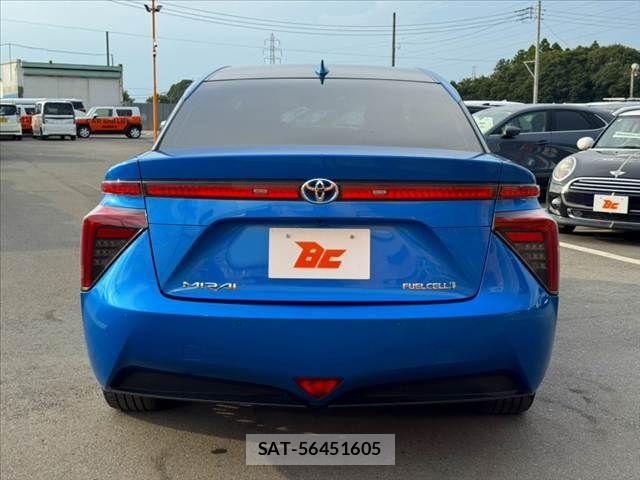 Toyota Mirai 2017-09 8562749-13