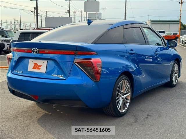 Toyota Mirai 2017-09 8562749-14