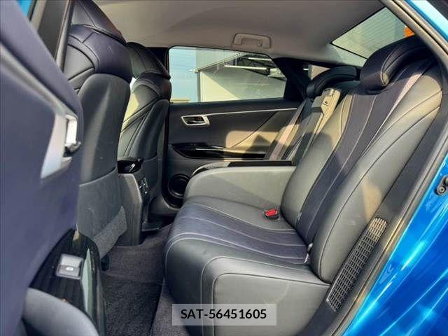 Toyota Mirai 2017-09 8562749-17