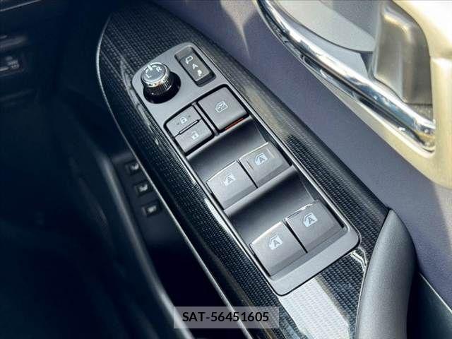 Toyota Mirai 2017-09 8562749-23