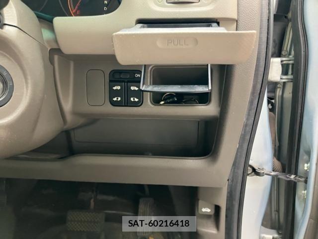 Honda MOBILIO 2005-10 7328517-11