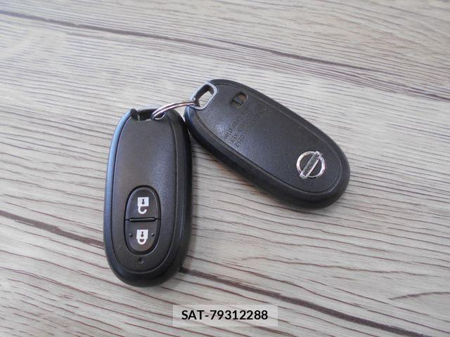 Nissan MOCO 2013-02 1386641-18