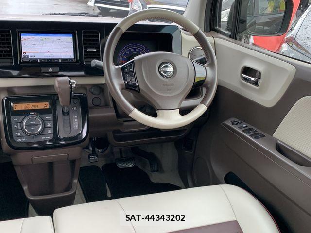 Nissan MOCO 2014-02 1496110-11