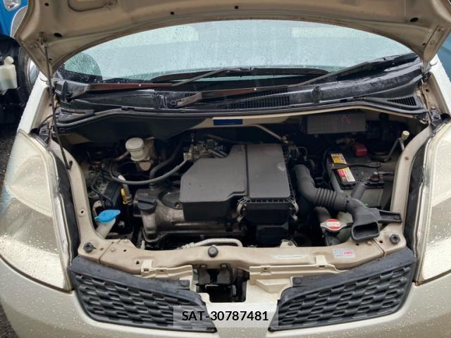 Nissan MOCO 2004-05 7020951-17
