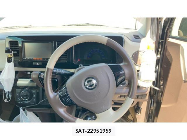 Nissan MOCO 2015-02 7271296-16
