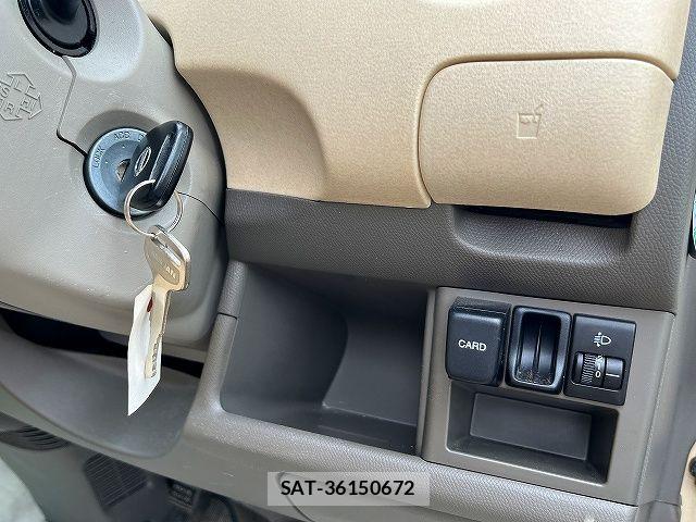 Nissan MOCO 2009-12 7328518-17