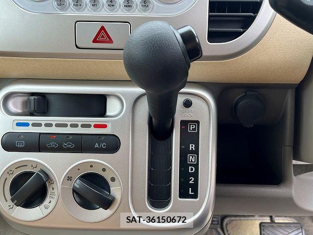 Nissan MOCO 2009-12 7328518-19