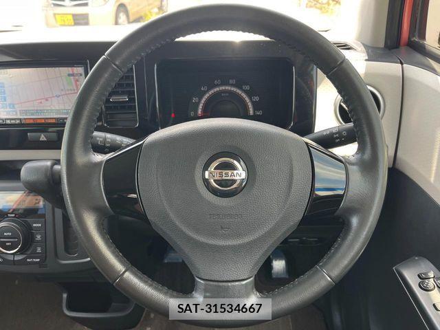 Nissan MOCO 2013-10 7392923-11