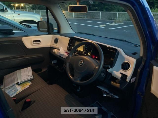Nissan MOCO 2013-02 7618267-12