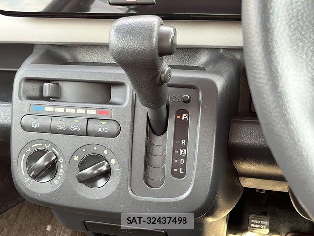 Nissan MOCO 2012-08 7618260-19
