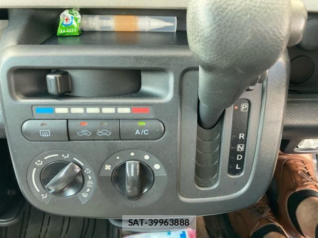Nissan MOCO 2013-01 7618268-19