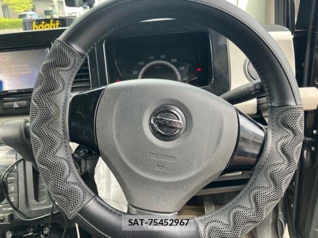 Nissan MOCO 2014-11 8074679-12