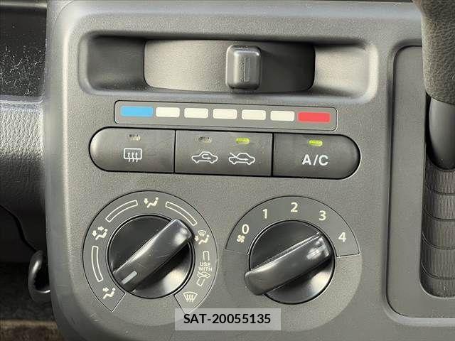 Nissan MOCO 2016-01 8100528-24