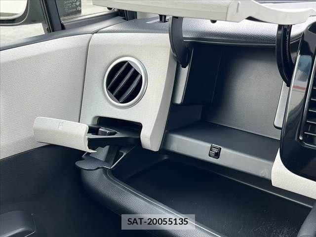 Nissan MOCO 2016-01 8100528-29