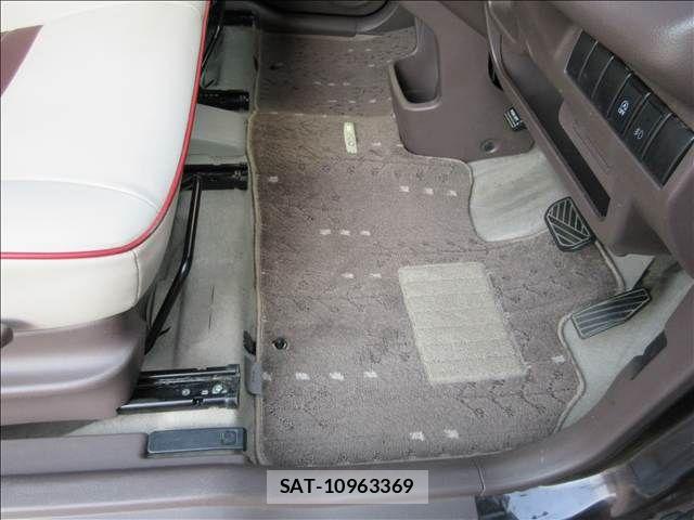 Nissan MOCO 2015-07 8100529-17